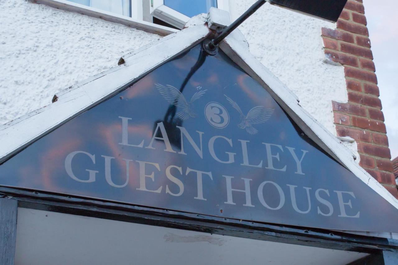 Langley Guest House 斯劳 外观 照片